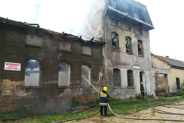 Požar u ulici Dimitrija Tucovića