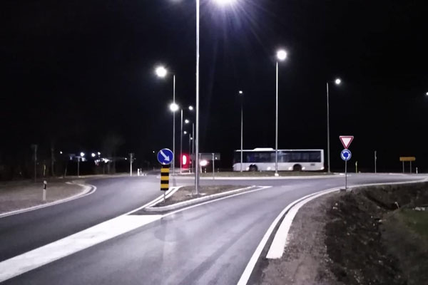 Nakon objave na K-013 portalu, osvetljen kružni tok na Jabučkom putu (FOTO)