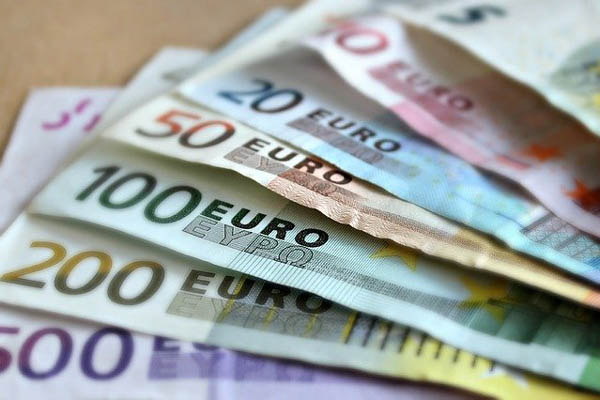 Evro u sredu 117,55 dinara