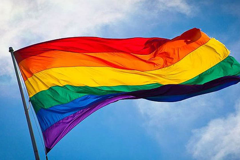 Odluka Ustavnog suda u Hrvatskoj: Gej parovi mogu da usvajaju decu