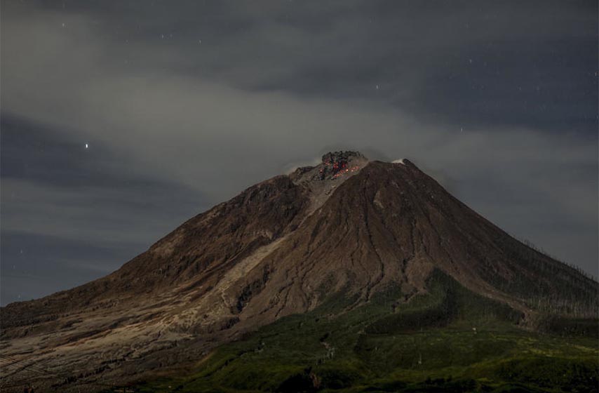 erupcija vulkana, indonezija, pozar