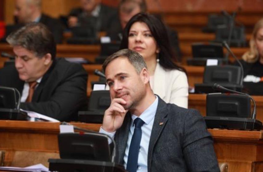 miroslav aleksic, sns, srpska napredna stranka, samounistenje