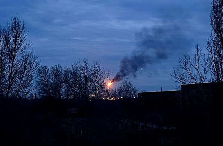 U sredu, 17. januara, u 03.45 sati, u HIP Petrohemiji je došlo do nepravilnosti u radu kompresora u pogonu Etilen, koji je posledica tehnološkog problema manjeg obima, nakon čega su bezbedno zaustavljene fabrike PEVG i PENG.