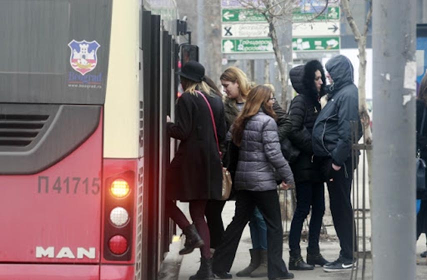 zapalila se guma na autobusu